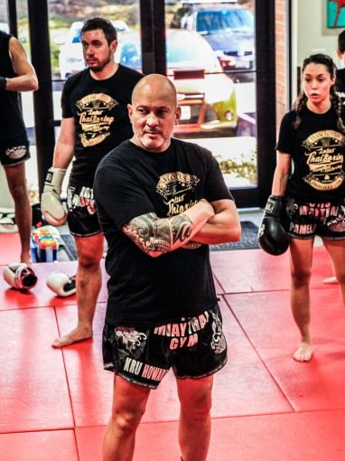 Ajarn Scott Howard leading a Muay Thai class